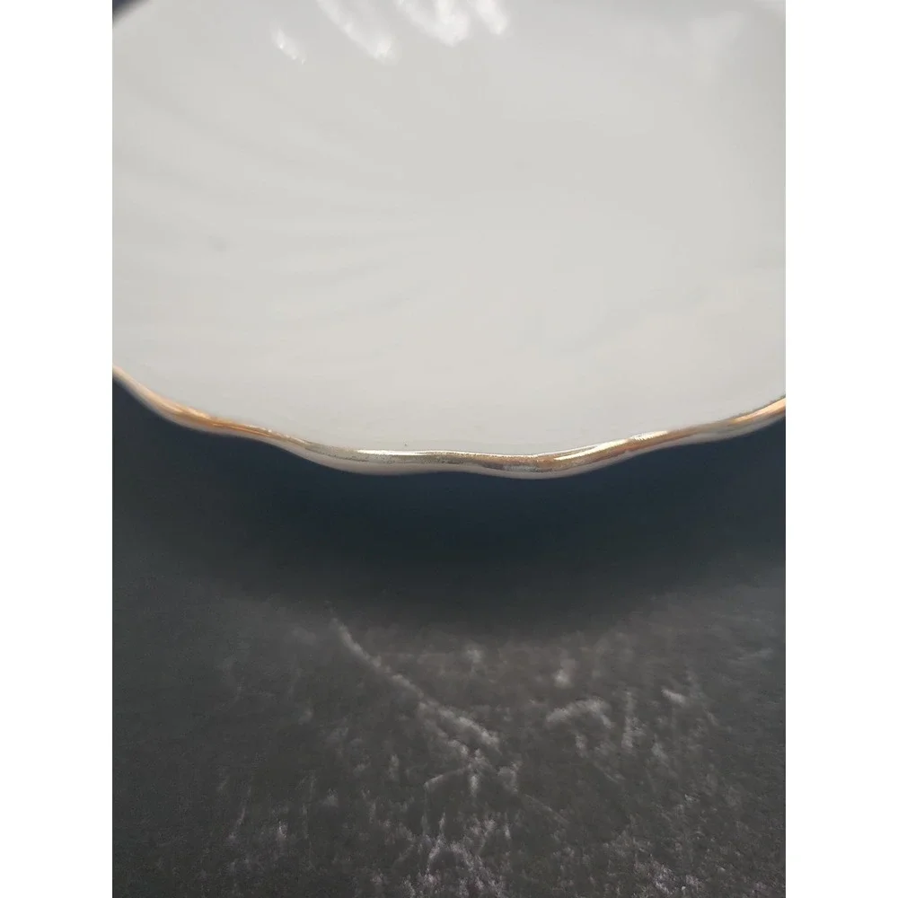 Vintage Avalon Treasures Porcelain Scallop Shell Trinket Dish‎ Gold Trim White